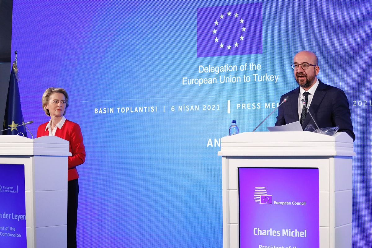 Σαρλ Μισέλ-φον ντερ Λάιεν: Καβγάδες, πάθη και ίντριγκες στο «δίδυμο κορυφής» της ΕΕ