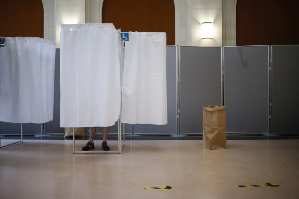 Εκλογές στη Γαλλία: Σε ποσοστά - ρεκόρ η αποχή - Θα φτάσει στο 54%