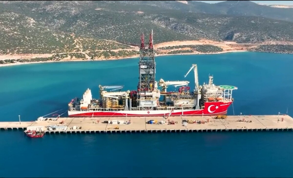 Αιφνιδιάζει η Τουρκία με το «Αμπντουλχαμίντ Χαν» - Βγάζει το γεωτρύπανο μεταξύ Κύπρου και Ρόδου