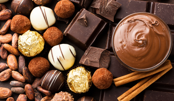 «Πικρή» η σοκολάτα: Το κακάο στερεύει και φέρνει νέες αυξήσεις - Πίνακας με τιμές