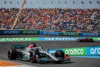 F1: Μάχη μέχρι τελικής πτώσης ανάμεσα σε Mercedes και Ferrari
