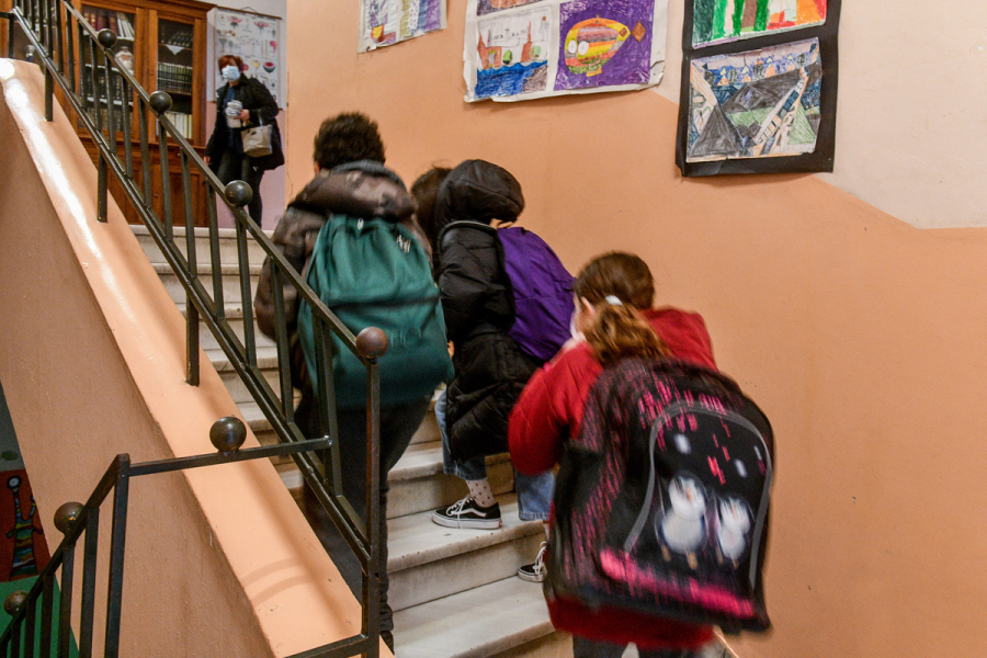 Σχολικές εκδρομές: Οργή των εκπαιδευτικών με τις νέες ρυθμίσεις