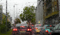 Οδήγηση με βροχή και τι πρέπει να προσέχετε