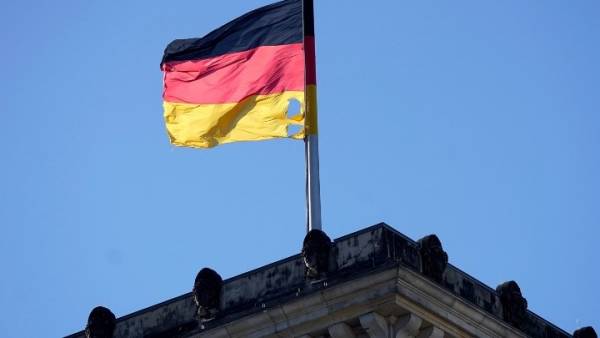 Βερολίνο: Το ζήτημα των πολεμικών αποζημιώσεων «έχει οριστικά διευθετηθεί»