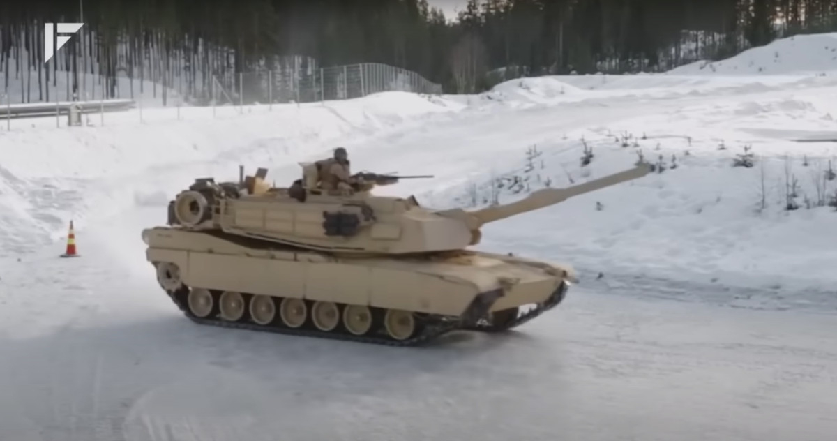 Η ρωσική τηλεόραση έβγαλε τα Abrams «άχρηστα» - Το πατινάζ στο χιόνι (Δείτε βίντεο)