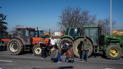 Έρχεται 24ωρη απεργία - Πού στήθηκαν μπλόκα αγροτών