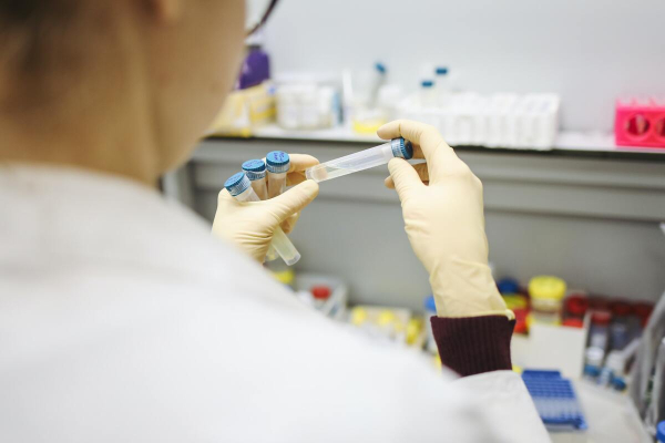 Συνδυαστικό εμβόλιο για κορονοϊό και γρίπη: Ξεκινούν δοκιμές Pfizer και BioNTech