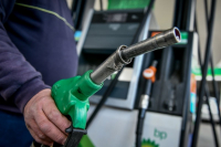 Βενζίνη: Συνεχίζεται η άνοδος στην τιμή - «Καλπάζει» προς τα 3 ευρώ