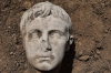 Σπουδαία ανακάλυψη στην Ιταλία: Βρέθηκε η μαρμάρινη κεφαλή του πρώτου Ρωμαίου Αυτοκράτορα