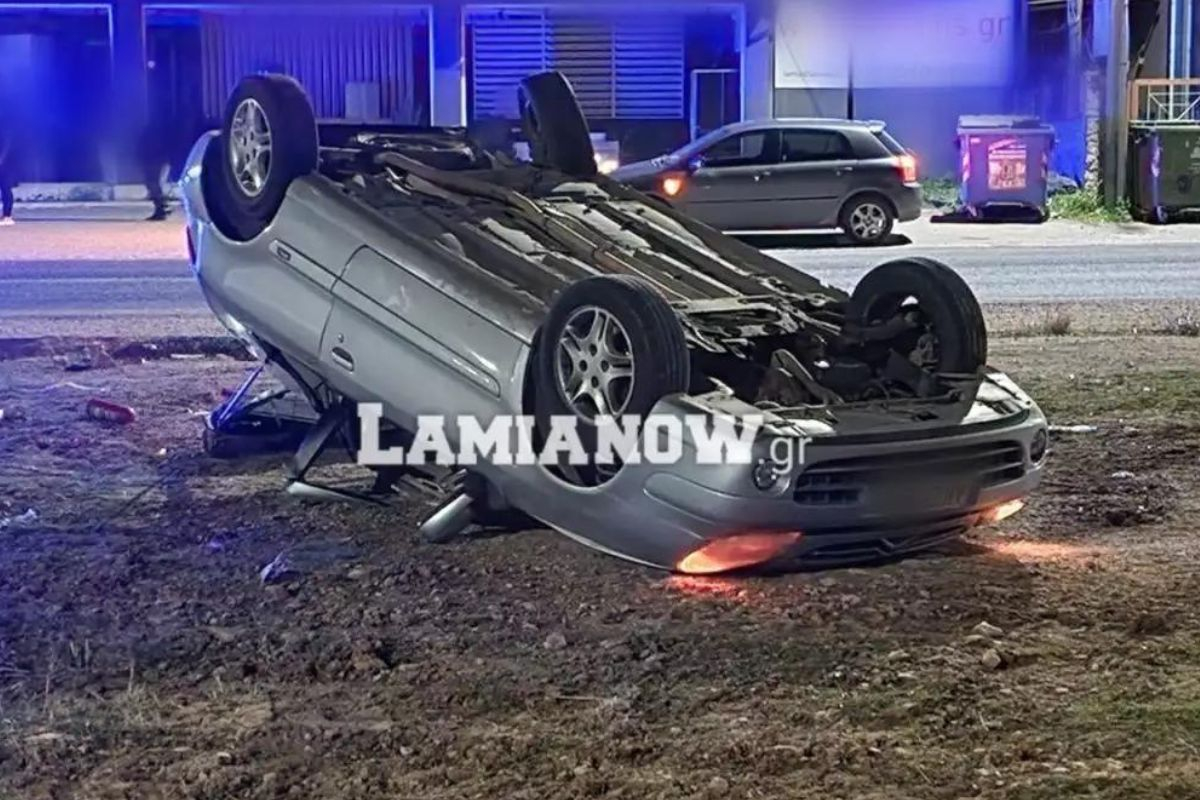 Λαμία: Σοβαρό τροχαίο με 22χρονο οδηγό - Τούμπαρε το αυτοκίνητό του