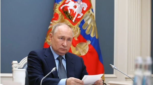 Προειδοποίηση Πούτιν: «Δεν θα υποχωρήσουμε ποτέ», λέει στην ομιλία του για το νέο έτος