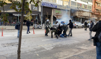 Θεσσαλονίκη: Πεδίο μάχης έξω από τα δικαστήρια - Συμπλοκές με την αστυνομία για τον 16χρονο