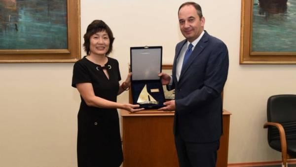 Συνάντηση Πλακιωτάκη με την πρέσβη της Κίνας στην Αθήνα - Τι συζήτησαν για την Cosco