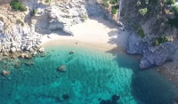 Πέντε παραλίες κοντά στην Αθήνα για να ξεφύγετε από τον καύσωνα