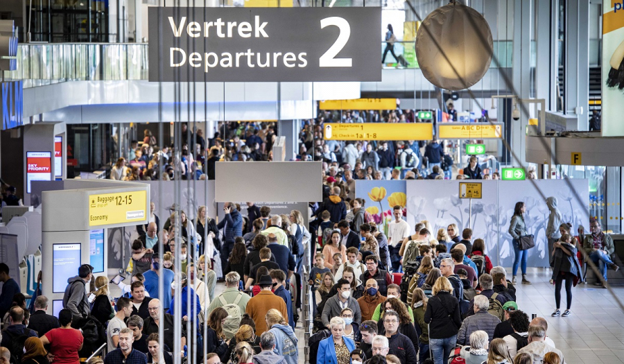 Ολλανδία: Η KLM ακυρώνει δεκάδες πτήσεις – Αναστάτωση στο αεροδρόμιο του Άμστερνταμ