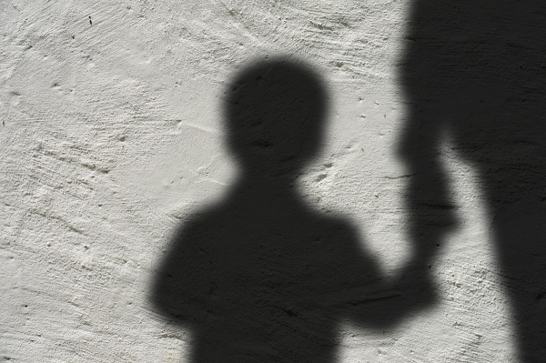 Νίκαια: Μητέρα κατήγγειλε 12χρονο για ασέλγεια σε βάρος του 8χρονου γιου της