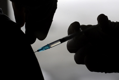 Pfizer, AstraZeneca και μετάλλαξη Δέλτα: Η «ασπίδα» των εμβολίων