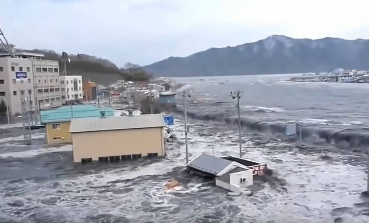Βάρκα φάντασμα ξεβράστηκε στην Ιαπωνία 10 χρόνια μετά το τσουνάμι