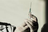 Τσακρής για μετάλλαξη κορονοϊού: Ερώτημα αν επηρεάζει το εμβόλιο