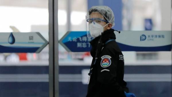 Κορονοϊός: 734.000 νεκροί, πάνω από 20 εκατ. κρούσματα μόλυνσης παγκοσμίως