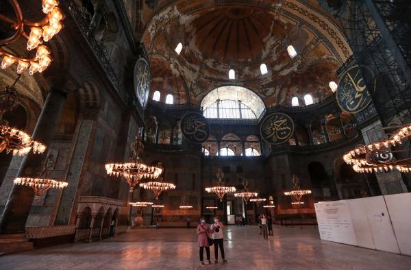 Η Αγία Σοφία γίνεται τζαμί - Έντονες αντιδράσεις διεθνώς για την απόφαση Ερντογάν