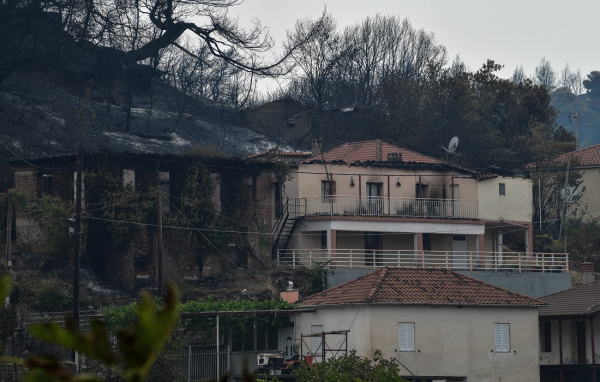 Φωτιές: Ακατάλληλα 368 σπίτια, επικίνδυνα για χρήση ακόμα 330