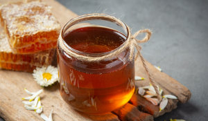Έκρηξη νοθείας στο μέλι: Οι προσμίξεις, η υφή και οι τιμές