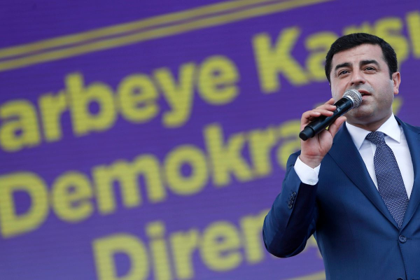 Ο προφυλακισμένος ηγέτης του HDP, Ντεμιρτάς στηρίζει Κιλιτσντάρογλου