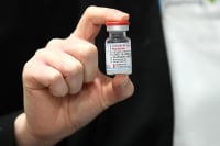 Moderna: Ενισχυτικό εμβόλιο για την παραλλαγή Ομικρον μέχρι τον Μάρτιο