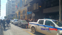 Θεσσαλονίκη: Ουρές δεκάδων μέτρων από Ρώσους που περιμένουν να ψηφίσουν (φωτογραφίες)