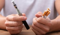 Βρετανία: Πρόταση για να συνταγογραφούν τα ηλεκτρονικά τσιγάρα ως ιατρικά προϊόντα
