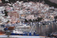 Μυστήριο με την εξαφάνιση Βρετανίδας σε ελληνικό νησί - Θρίλερ με τα πλάνα από εστιατόριο