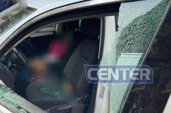 Καβάλα: Παιδί κλειδώθηκε στο αυτοκίνητο της μητέρας του - Έσπασαν το παράθυρο να το βγάλουν