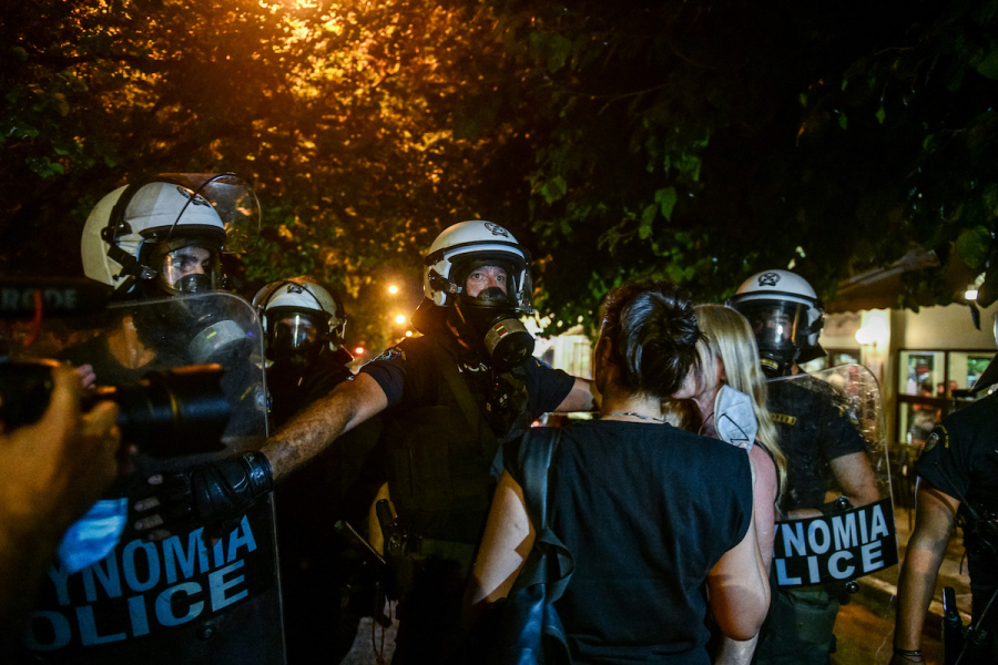 Αστυνομική βία στα Εξάρχεια: Εκείνες οι κάμερες στα κράνη των ΜΑΤ τι απέγιναν;