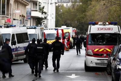 Συναγερμός στο Παρίσι: Επίθεση με μαχαίρι έξω από το Charlie Hebdo - Τέσσερις τραυματίες
