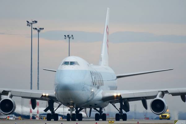 Εμβόλιο κορονοϊού: Θα χρειαστούν 8.000 Boeing 747 για τη μεταφορά του