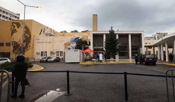 Γιαννακός: Απελπιστική η κατάσταση στα νοσοκομεία – 13 διασωληνωμένοι εκτός ΜΕΘ στο ΑΧΕΠΑ