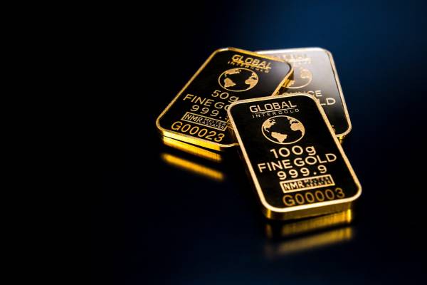 Η ενίσχυση του δολαρίου προκάλεσε απώλειες για τον χρυσό