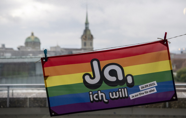Ελβετία: Ηχηρό «ναι» στον γάμο ομοφυλόφιλων
