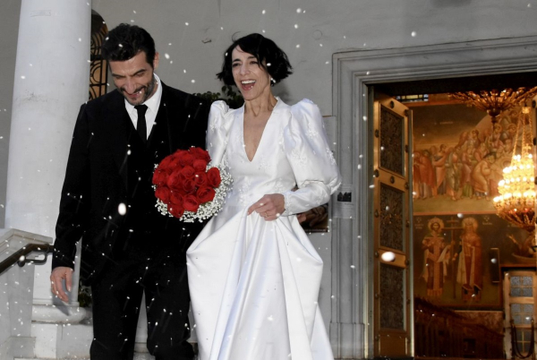 Νίκος Κουρής - Έλενα Τοπαλίδου: Οι πρώτες εικόνες από τον γάμο τους