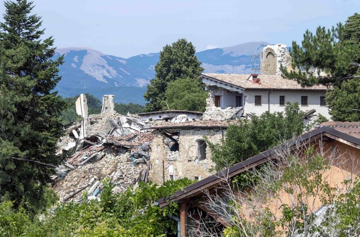 Σεισμός στην Αλβανία: Δεκάδες άτομα τραυματίστηκαν