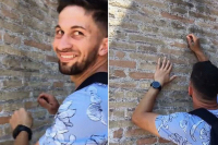 Σάλος με τουρίστα που χάραξε με κλειδιά ονόματα στο Κολοσσαίο (βίντεο)