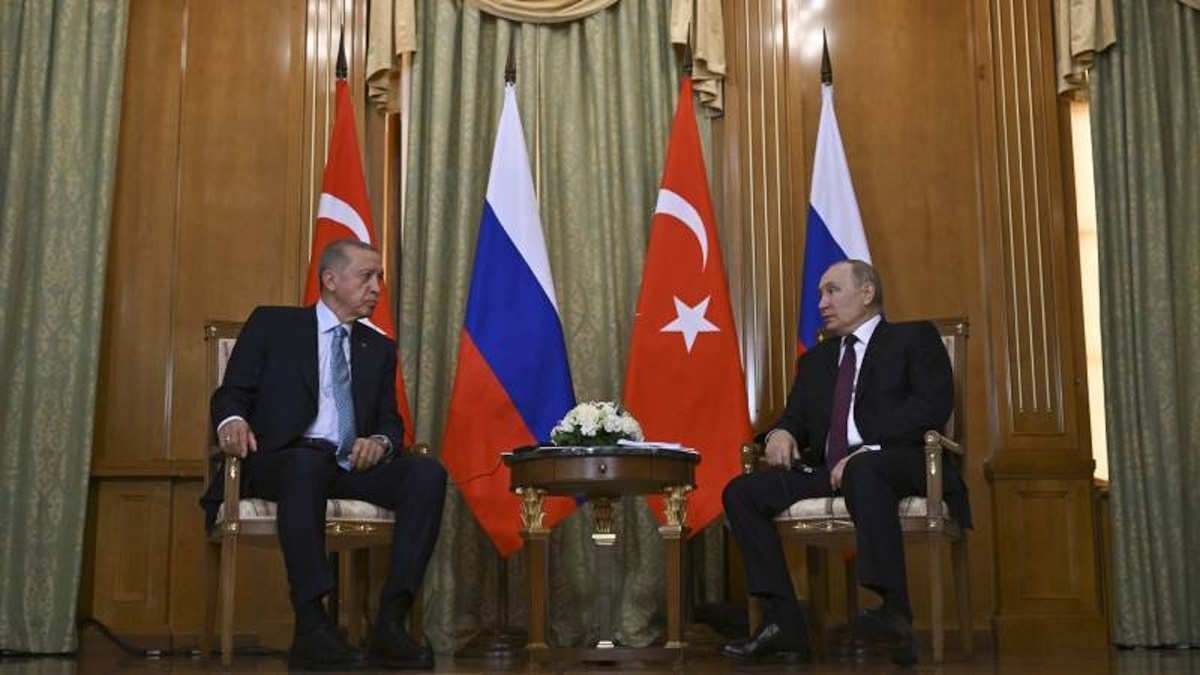 Πούτιν: Θετικός να συζητήσει τη συμφωνία για τα σιτηρά με τον Ερντογάν