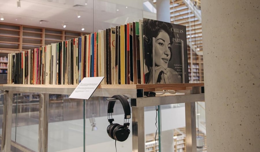 «Unboxing Callas»: Η λαμπερή έκθεση με προσωπικά αντικείμενα της Μαρίας Κάλλας από την ΔΕΗ