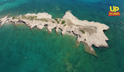 Ντούνη: Το νησάκι της Αττικής με τις δαντελένιες ακρογιαλιές