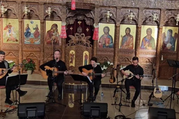 Έστησαν ρεμπέτικη συναυλία μέσα σε ορθόδοξη εκκλησία της Αγγλίας (βίντεο)