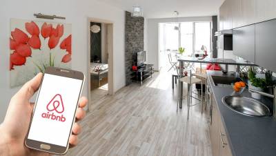 Airbnb: Έρχονται αποζημιώσεις λόγω κορονοϊού