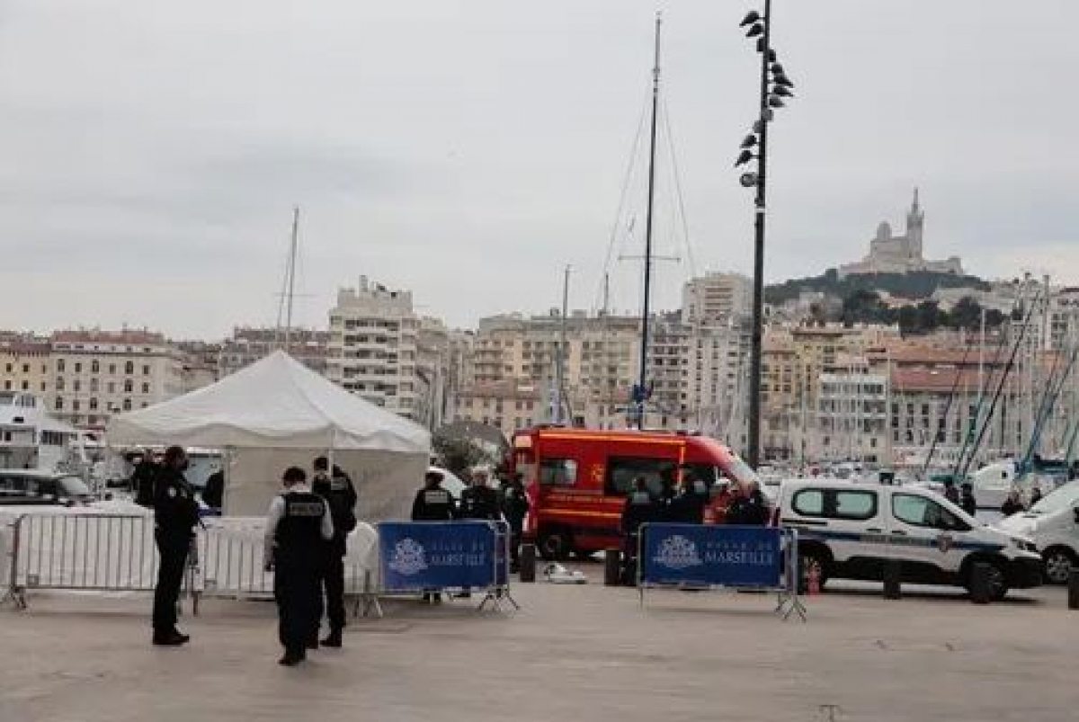 Γαλλία: Επίθεση με μαχαίρι στη Μασσαλία - Νεκρός ο δράστης