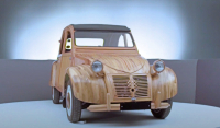 Γαλλία: Σε δημοπρασία το μοναδικό ξύλινο Citroen 2CV του 1955 - Η αστρονομική τιμή