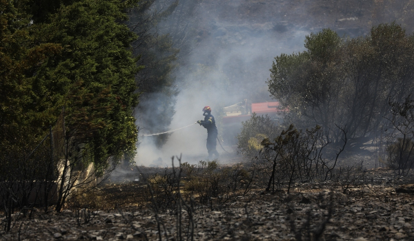 Πολύ υψηλός κίνδυνος για φωτιές τη Δευτέρα - Οι περιοχές στο «κόκκινο»